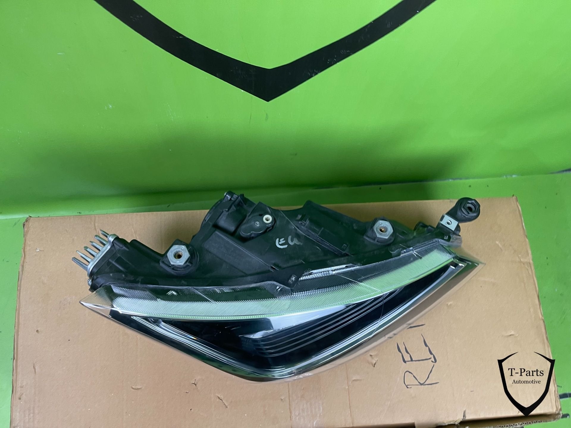 seat ibiza arona koplamp rechts 6F1941008E, Gebruikt, Autovia A-2, Km 585 585
08760  Martorell, ES, Ophalen of Verzenden, SEAT S.A.