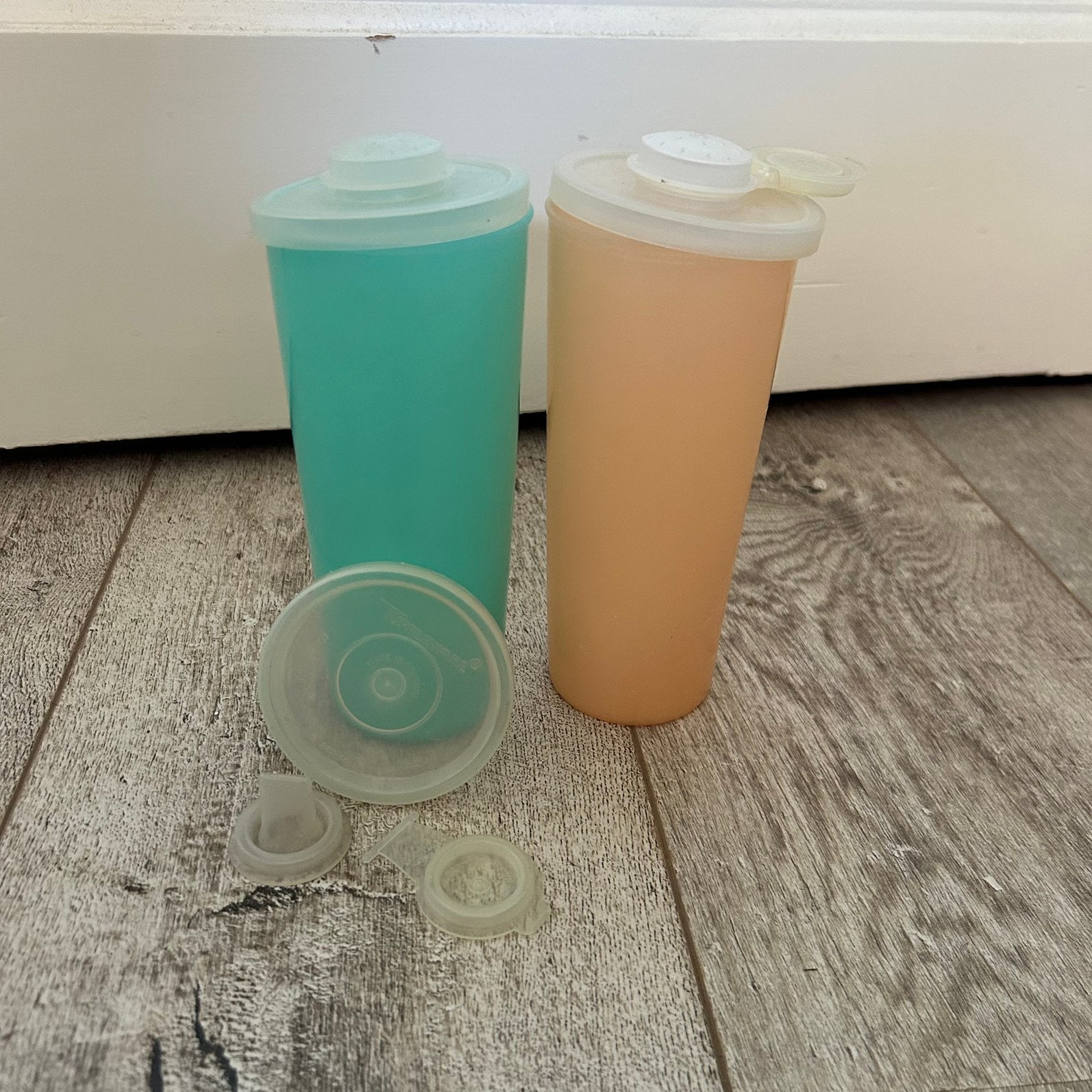 Vintage Tupperware strooibekers / shakers – Set van 2, Huis en Inrichting, Keuken | Tupperware, Ophalen of Verzenden, Gebruikt