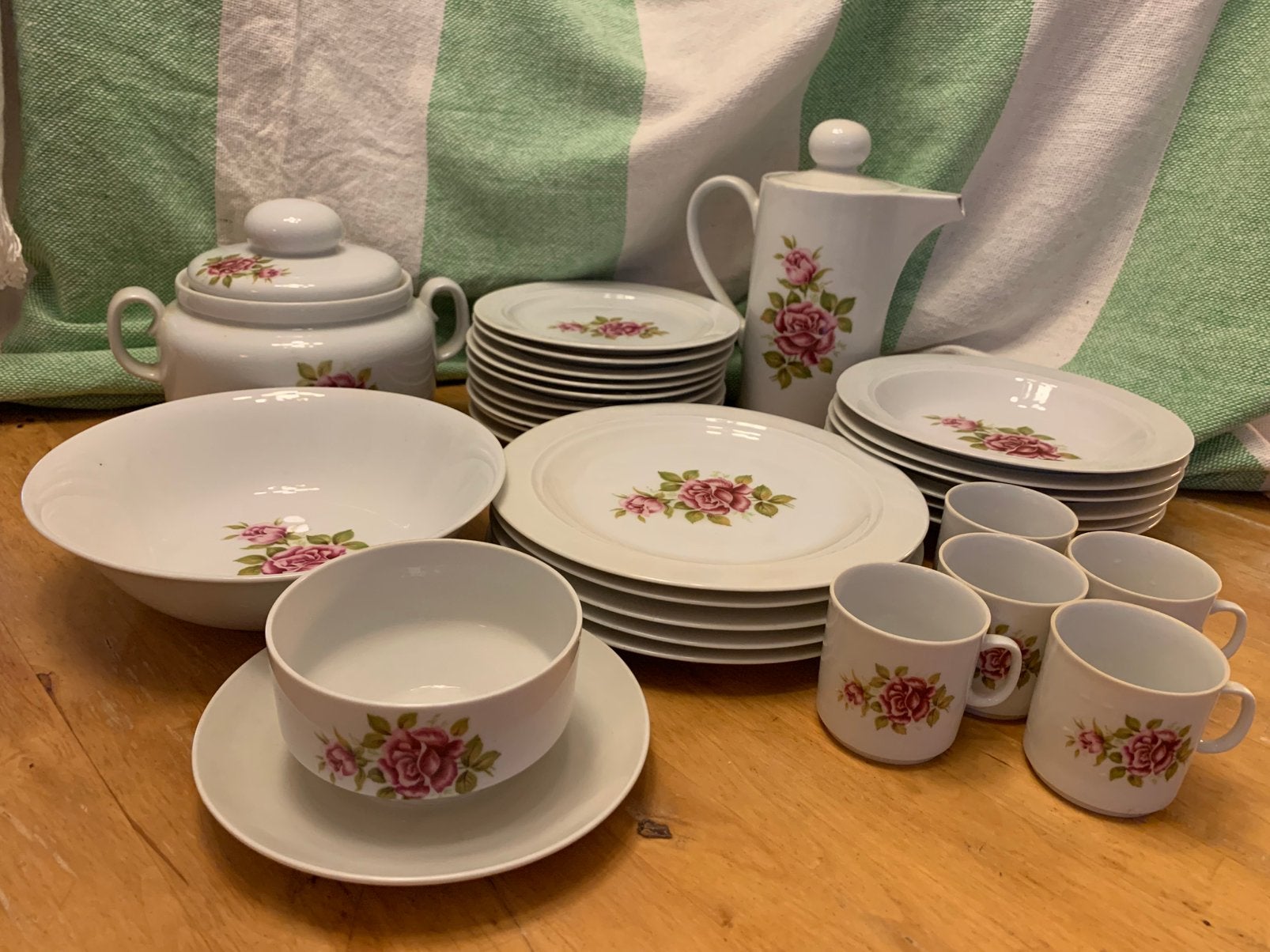 Bavaria Germany servies met roze rozen, Ophalen of Verzenden