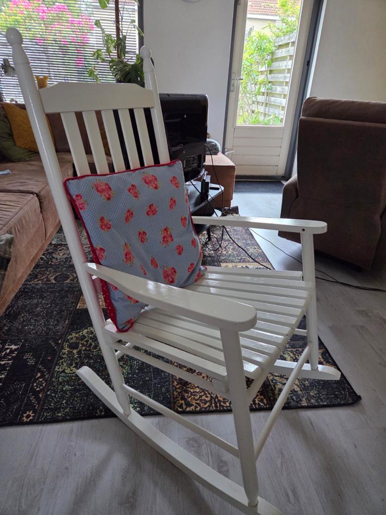 Schommelstoel, Huis en Inrichting, Stoelen, Ophalen, Zo goed als nieuw, Wit, Eén