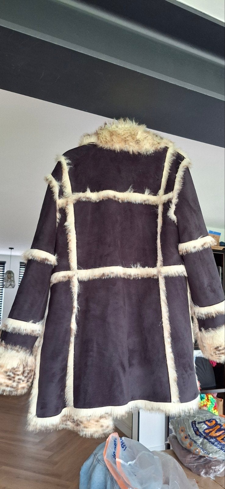 Lammy coat, Ophalen