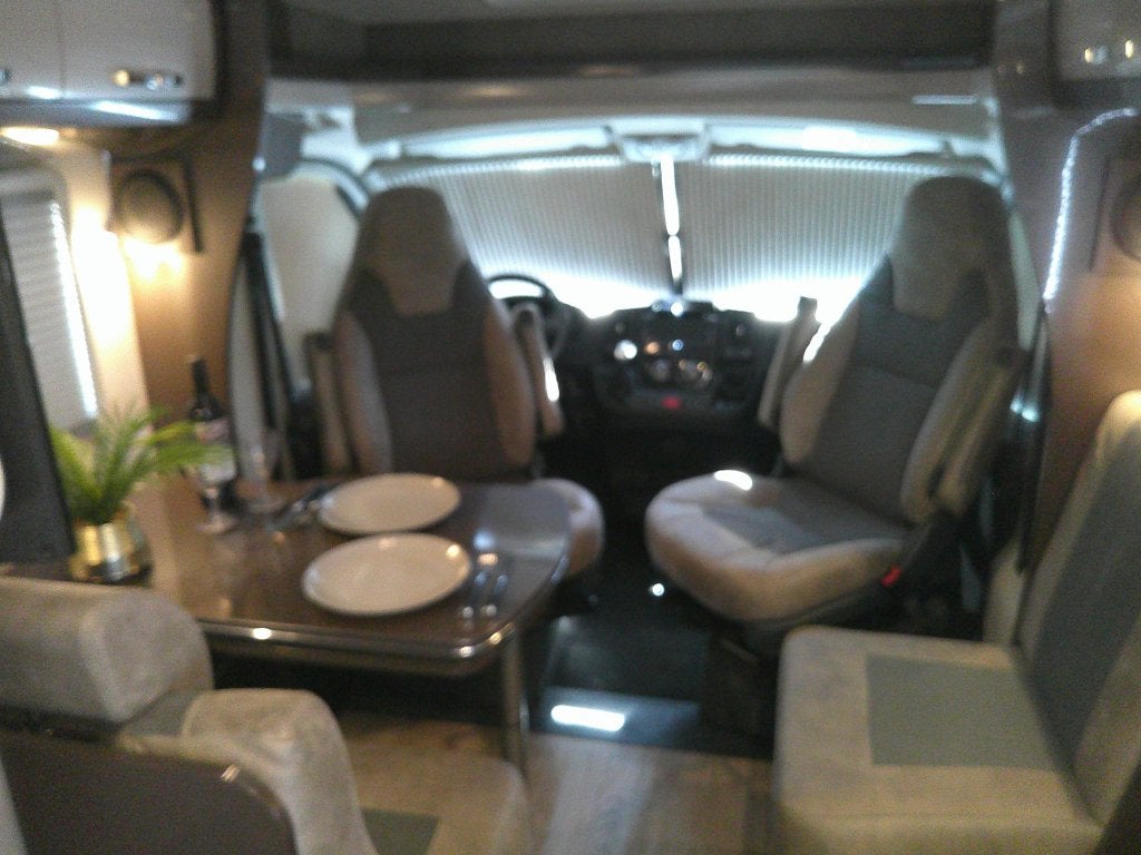 Hobby V65 GE 6-traps automaat, Caravans en Kamperen, Campers, Half-automaat, Ringverwarming, Fiat, Hobby