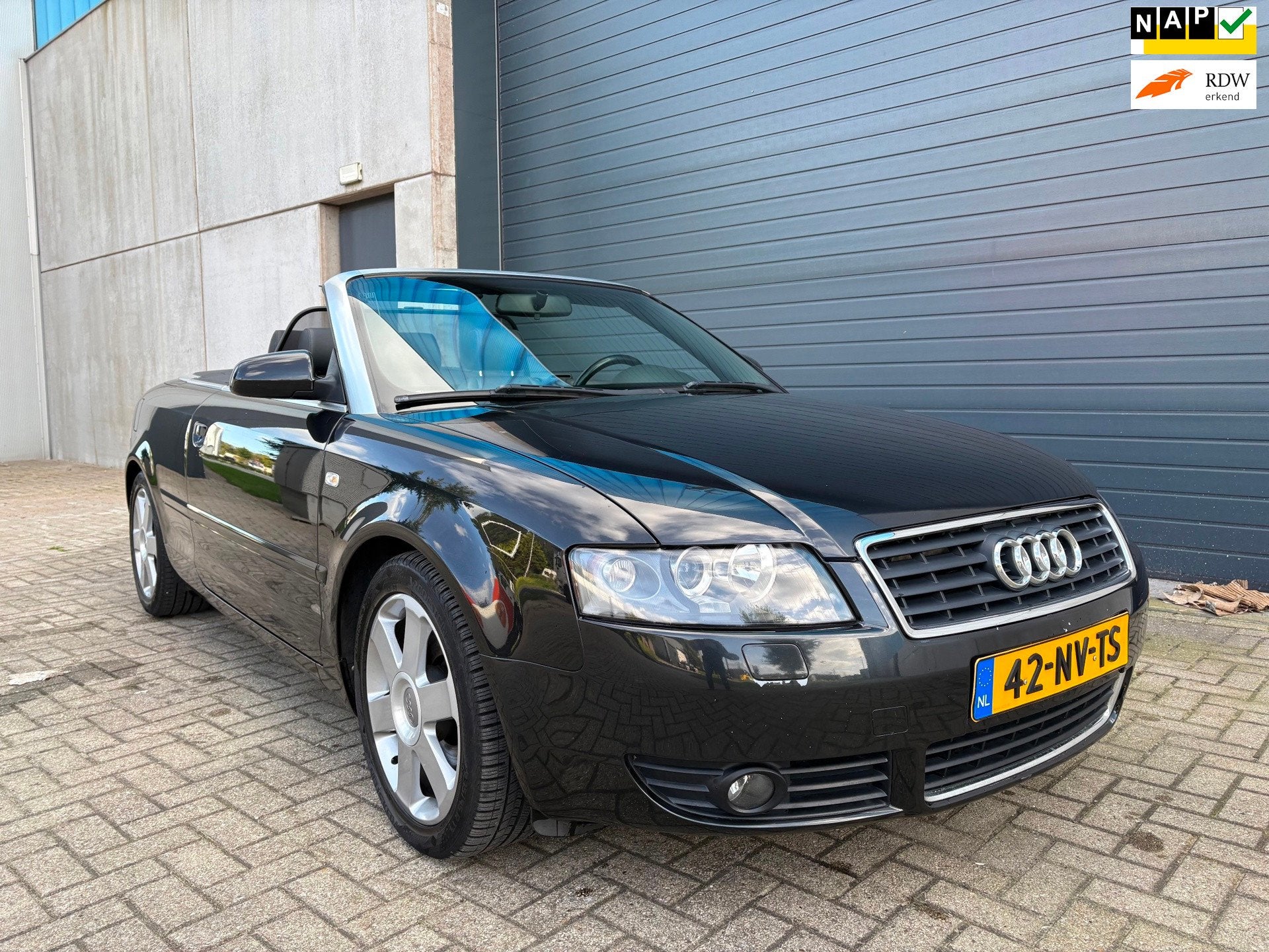 Audi A4 Cabriolet 2.4 V6 Pro Line AUT LEDER PDC XENON, Auto's, Gebruikt, Zwart, Cabriolet, 4 stoelen