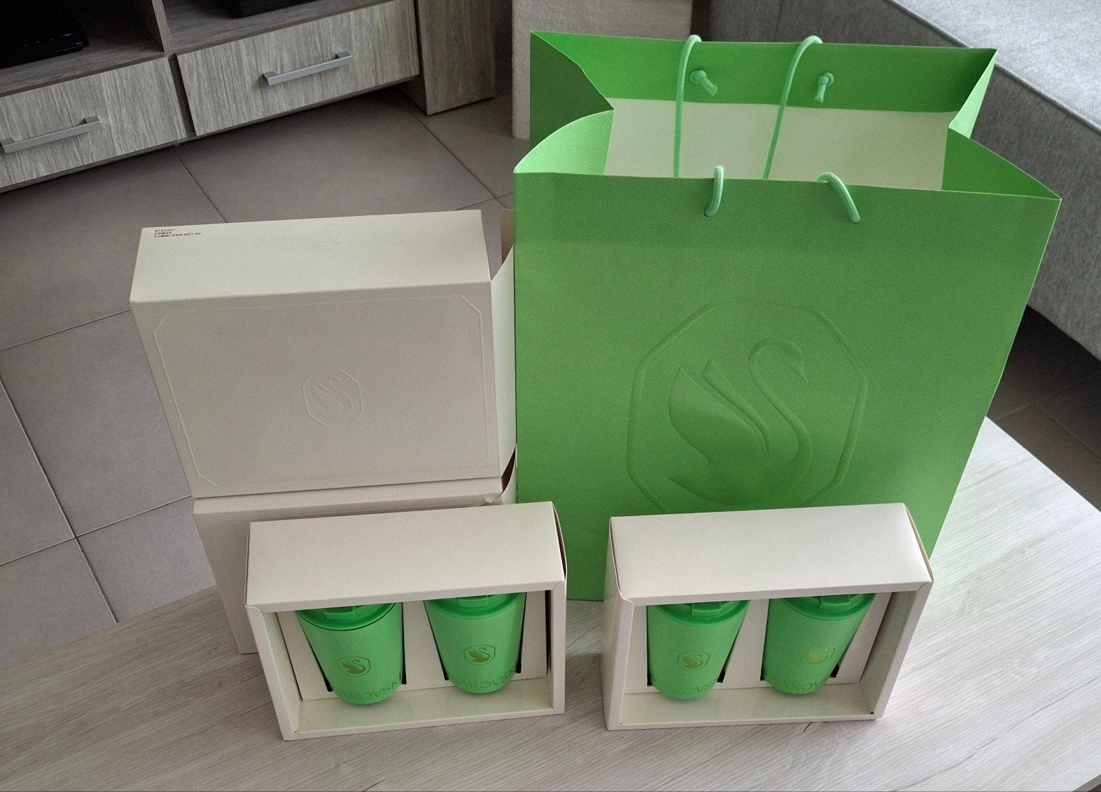 Swarovski unieke set drinkbekers splinternieuwe, Ophalen of Verzenden, Zo goed als nieuw, Sieraad of Horloge