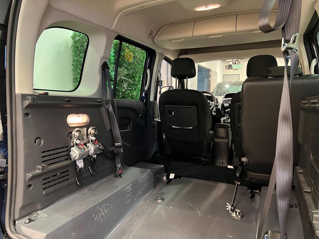 Renault Kangoo Rolstoelauto Automaat + Luchtvering, Automaat, 12 maanden, Gebruikt, Blauw