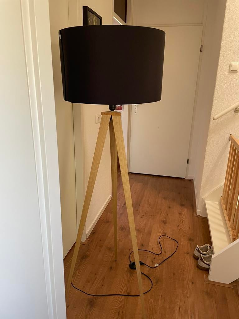 Driepoot lamp Zuiver, Ophalen, Zo goed als nieuw