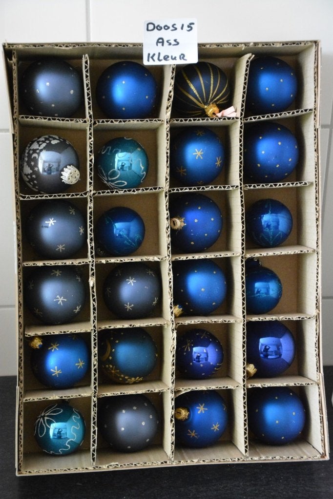 Kerstballen gekleurd Doos 15, Diversen, Ophalen of Verzenden, Zo goed als nieuw
