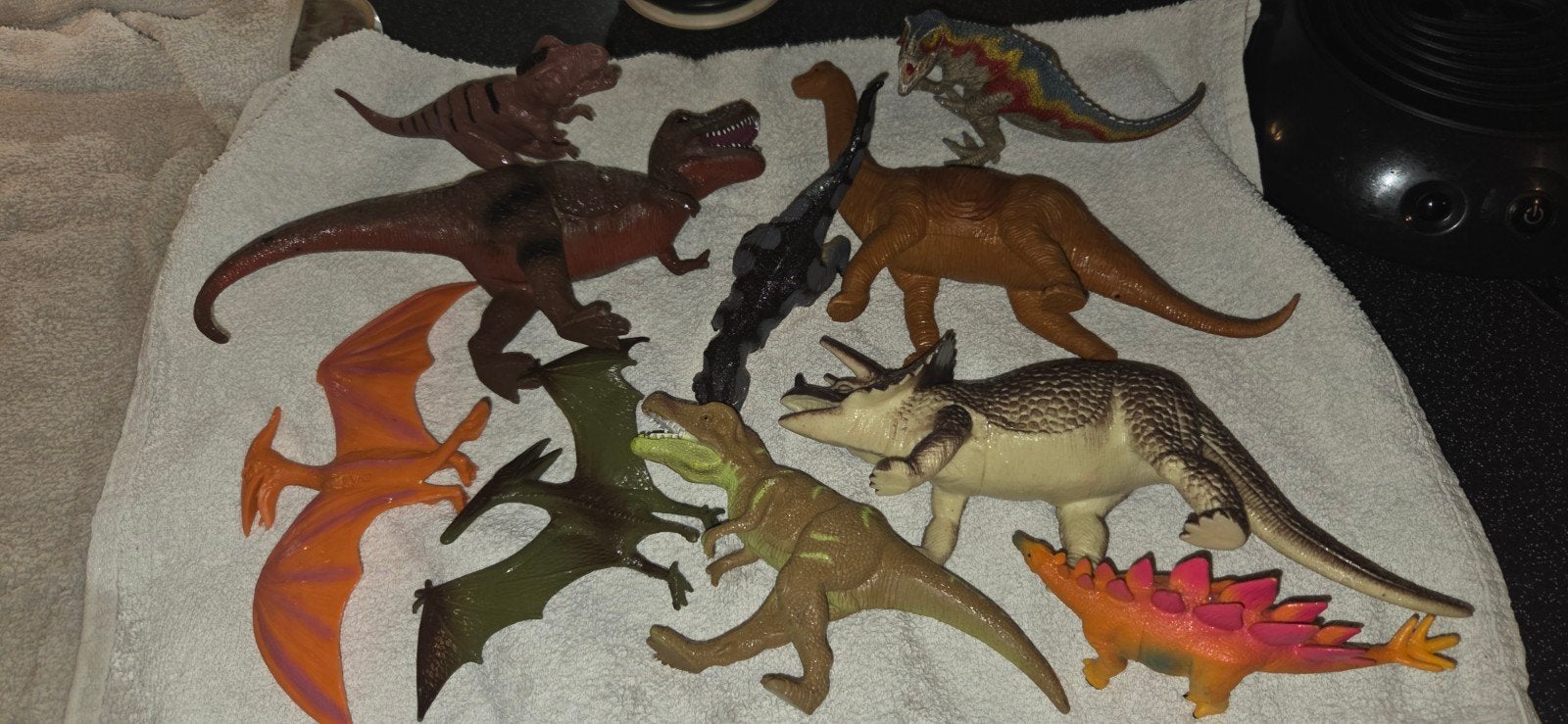 Dino's, Ophalen, Zo goed als nieuw, Beeldje of Figuurtje