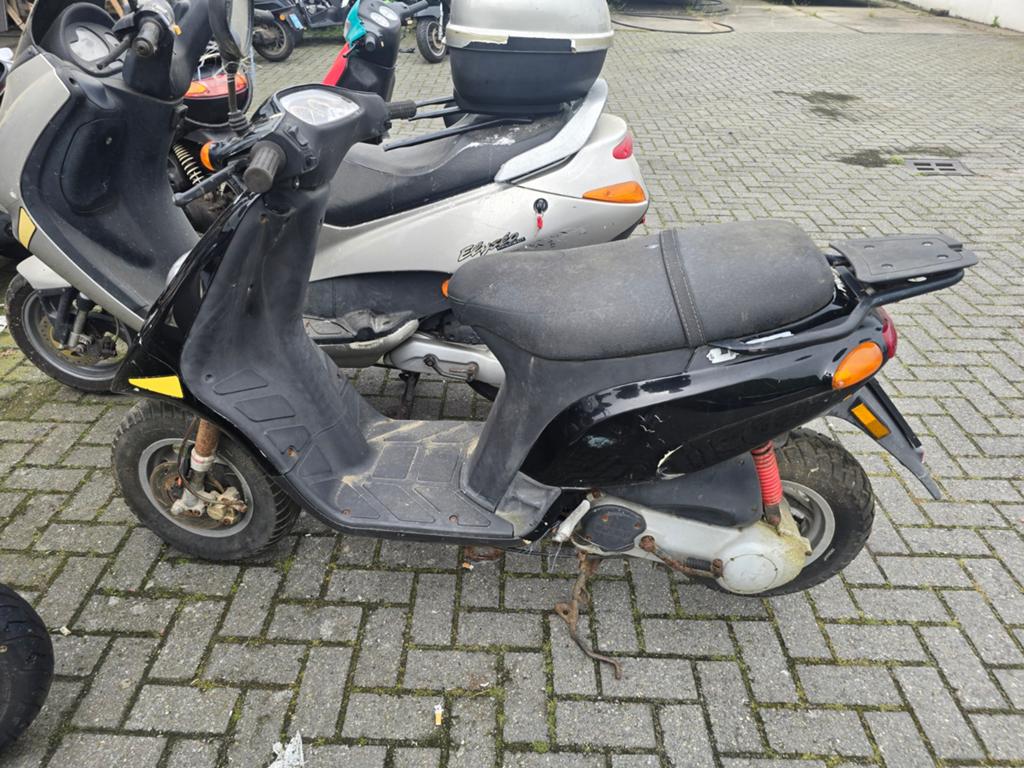 Piaggio Typhoon Schuurvondst - Opknapper/Onderdelen, Ophalen, Piaggio, Info, Italy