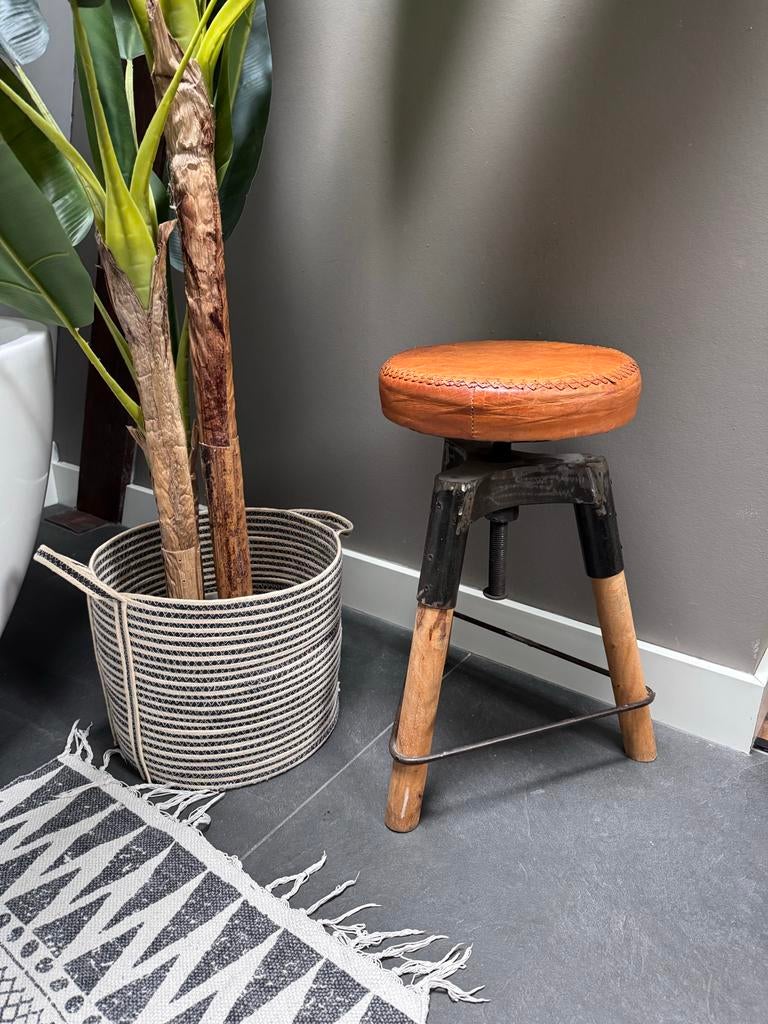 Retro kruk van zware kwaliteit, gekocht bij Loods 5, Ophalen, In hoogte verstelbaar, Gebruikt, Overige materialen