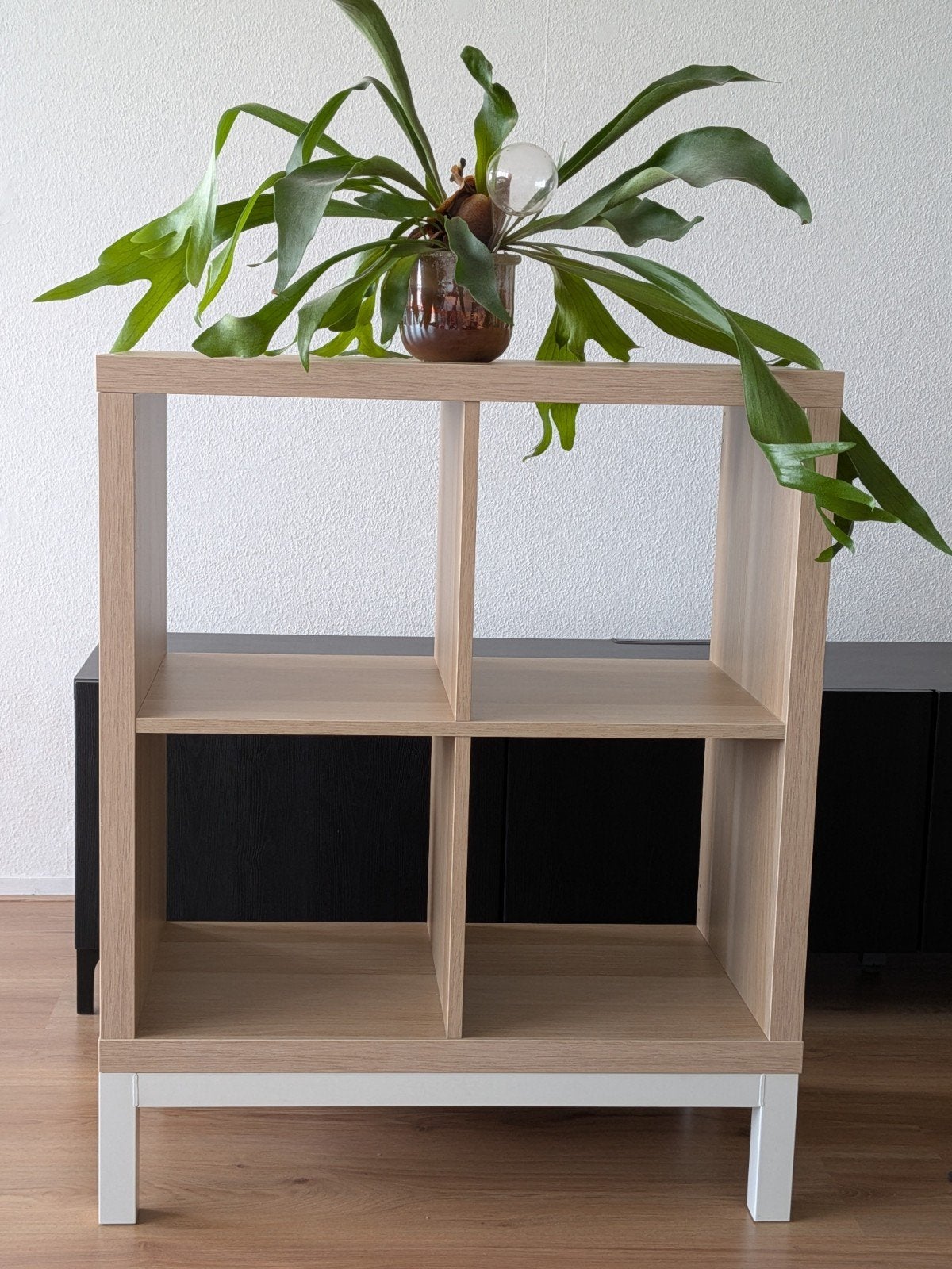 Open kast - Kallax met onderstel, Huis en Inrichting, Open, Minder dan 50 cm, Ophalen of Verzenden, Zo goed als nieuw