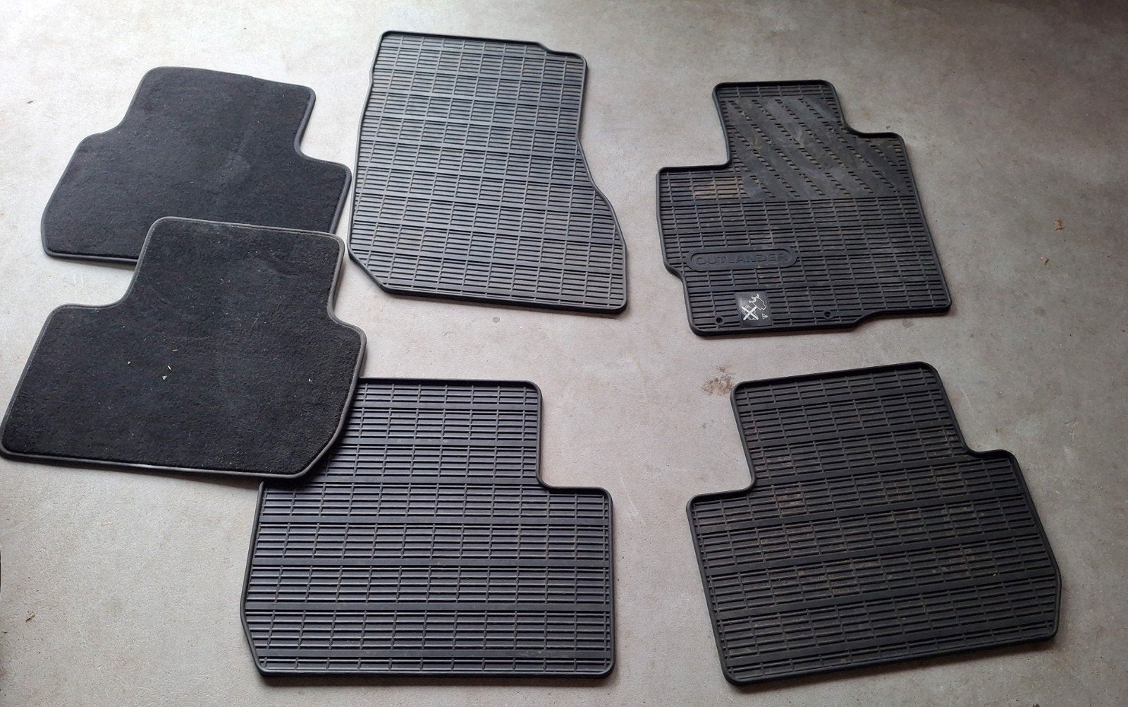 Automatten rubber en 2 stoffen mitsubishi outlander, Ophalen of Verzenden, Gebruikt