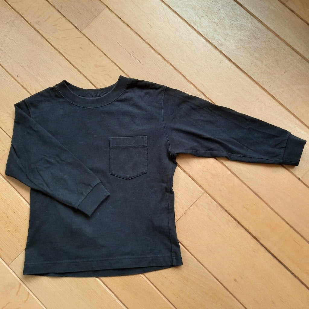 UNI QLo U sweater zwart maat 110/116 - nieuw -, Kinderen en Baby's, Kinderkleding | Maat 110, Trui of Vest, Nieuw, Ophalen of Verzenden