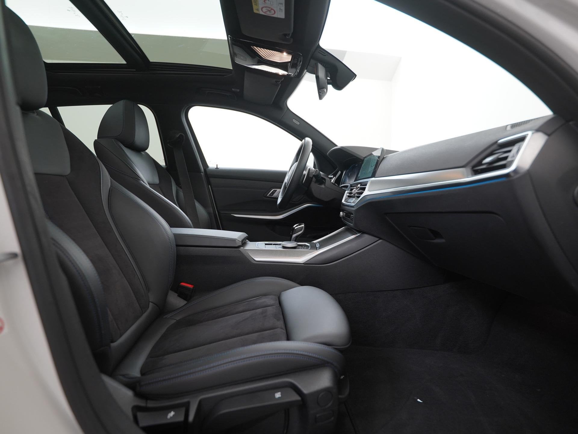 BMW 3-serie Touring 320e M Sport Shadow | Panoramadak | Trek, Auto's, Gebruikt, Euro 6, 4 cilinders, Wit