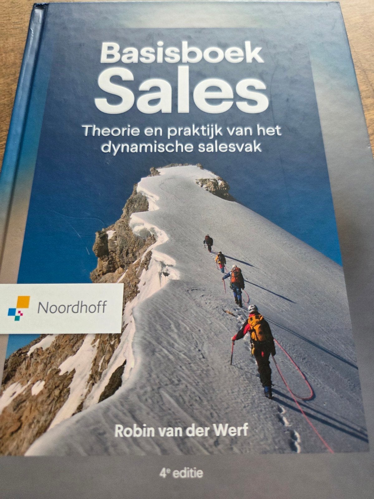 Nieuw Basisboek Sales (4e editie) met online studiehulp, Nieuw, Robin van der Werf, Beta, HBO