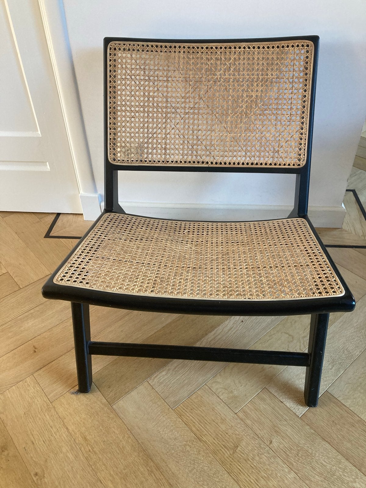 Stijlvolle rotan stoel - Zwart frame, Huis en Inrichting, Ophalen, Zwart, Zo goed als nieuw, Eén