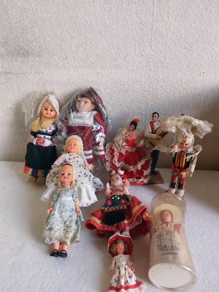 Negen diverse Vintage poppen, Ophalen, Zo goed als nieuw, Pop
