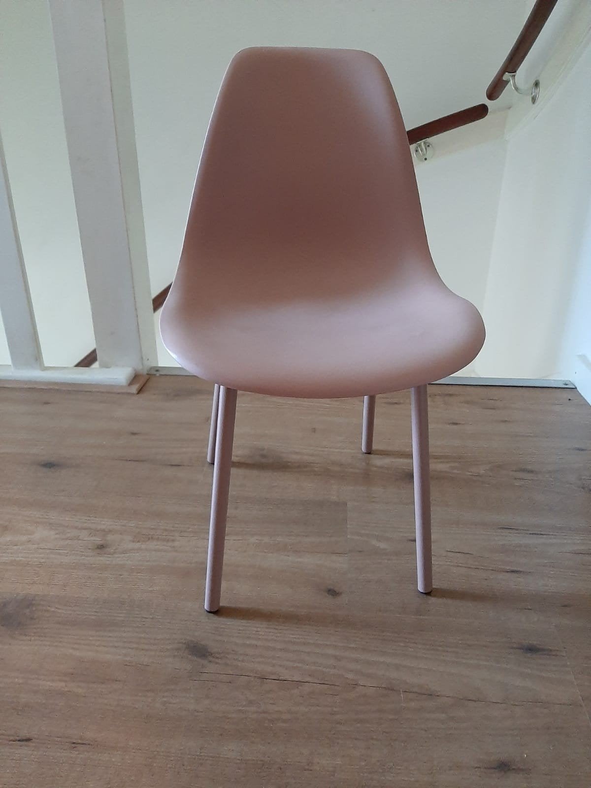 Stijlvolle roze stoel - Modern design, Overige kleuren, Ophalen of Verzenden, Kunststof, Gebruikt