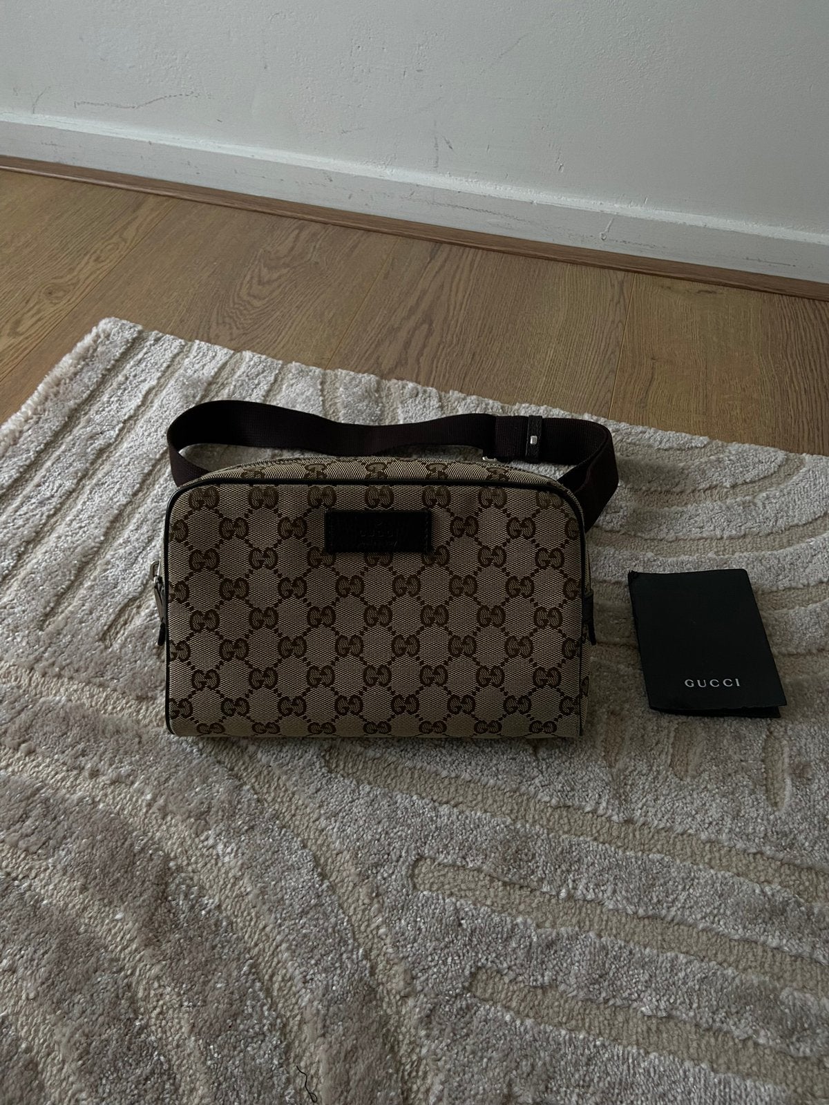 Gucci Tasje Heuptas Schoudertas Rugtas ORIGINEEL met factuur, Ophalen of Verzenden, Zo goed als nieuw, Beige, Overige merken