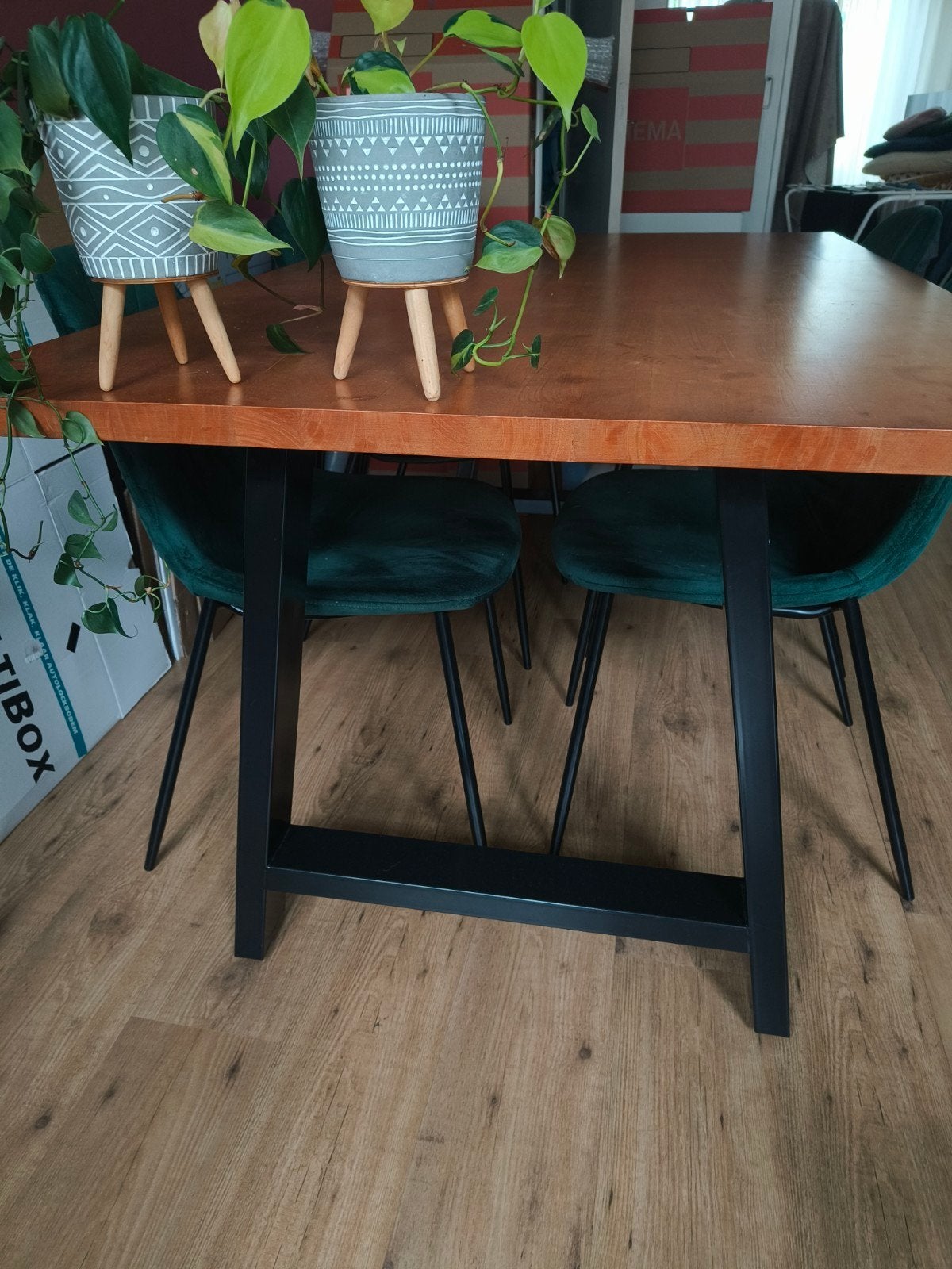 Eettafel van massief kersenhout en metalen poten, Ophalen, Gebruikt, 100 tot 150 cm, 150 tot 200 cm