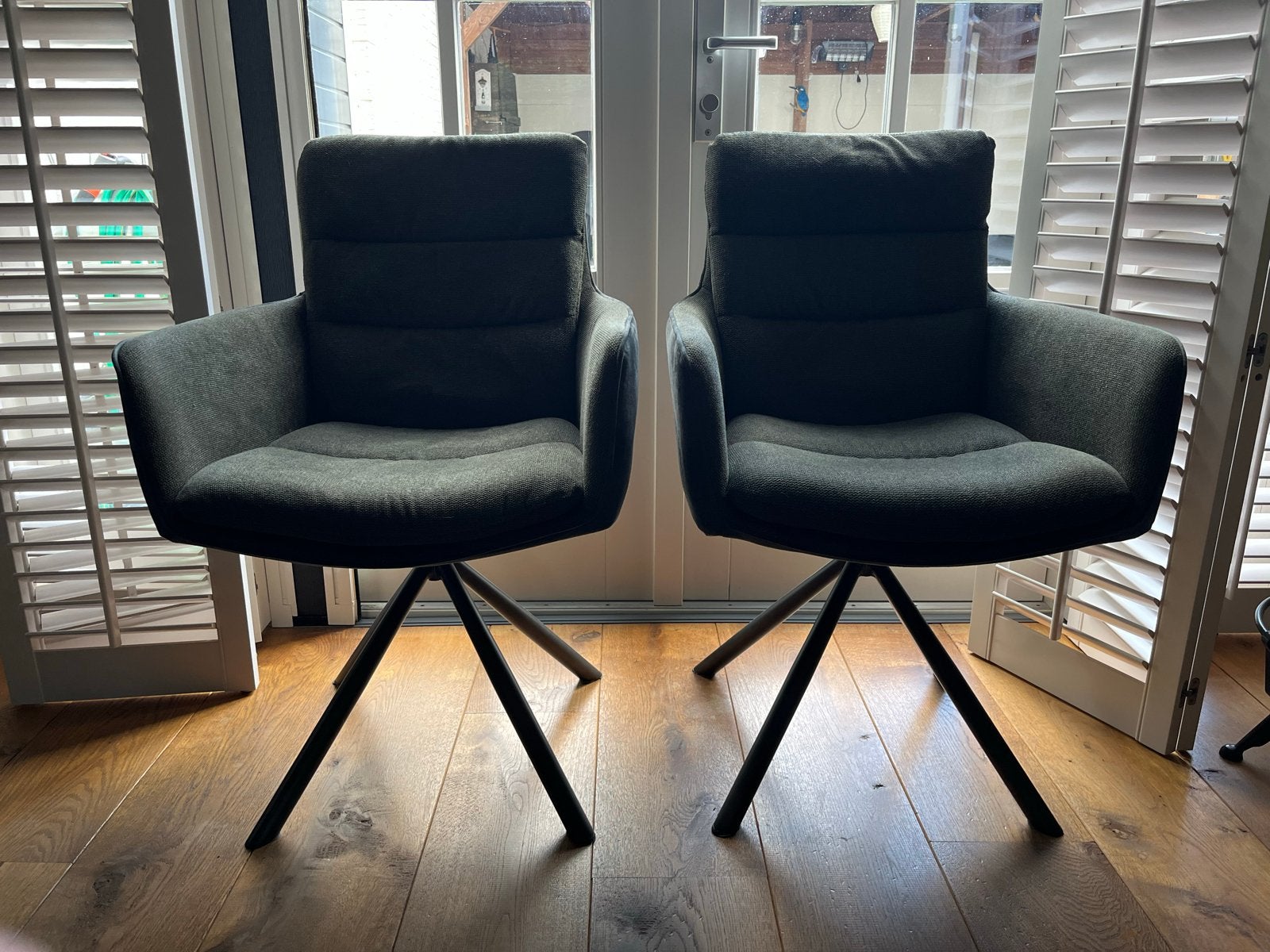 Set van 2 comfortabele draaibare eetkamerstoelen, Ophalen, Twee, Overige kleuren, Zo goed als nieuw