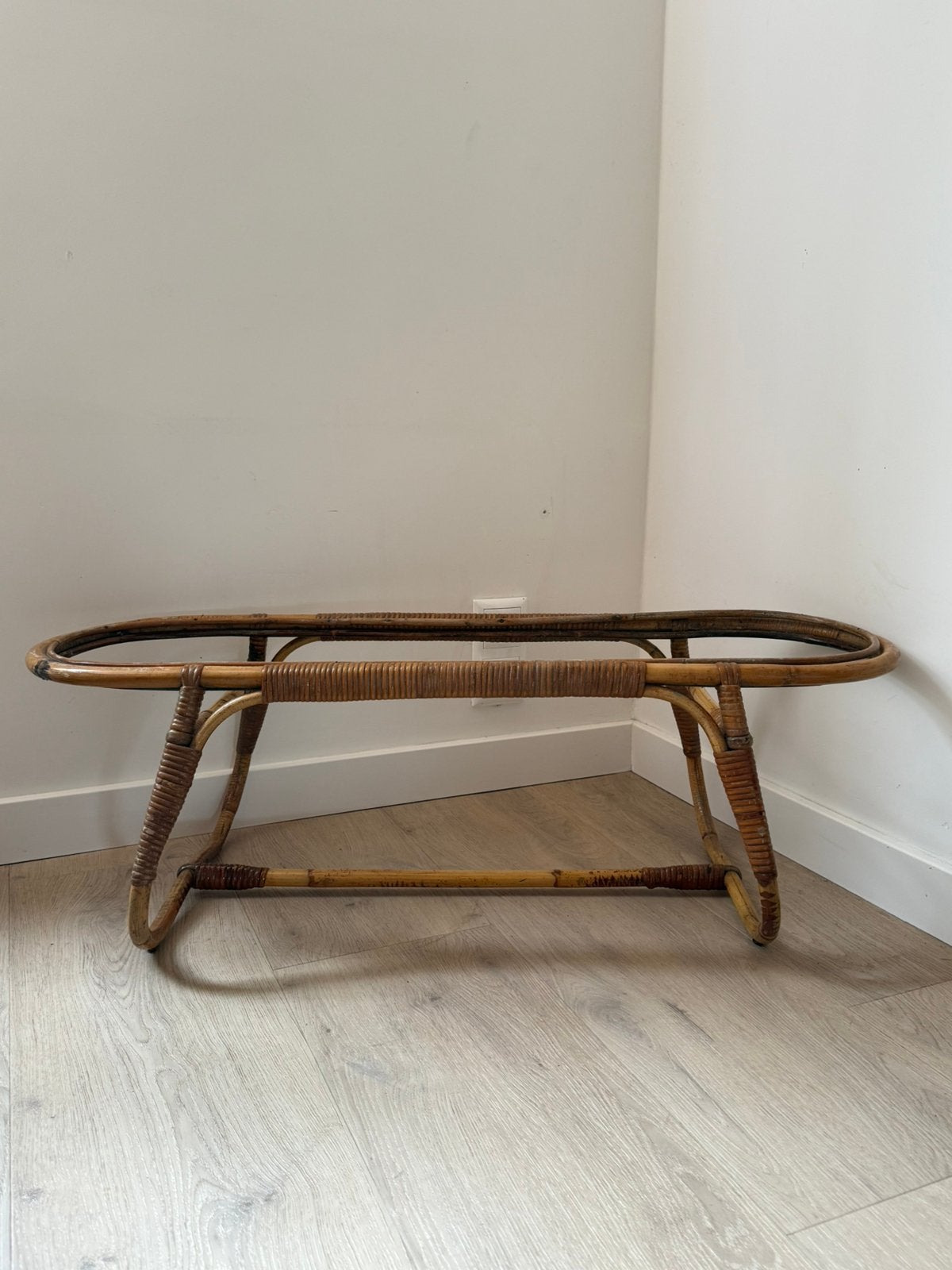 Rotan Rohe Noordwolde bijzettafel, plantentafeltje, Huis en Inrichting, Ophalen, Gebruikt, Rond, Minder dan 50 cm