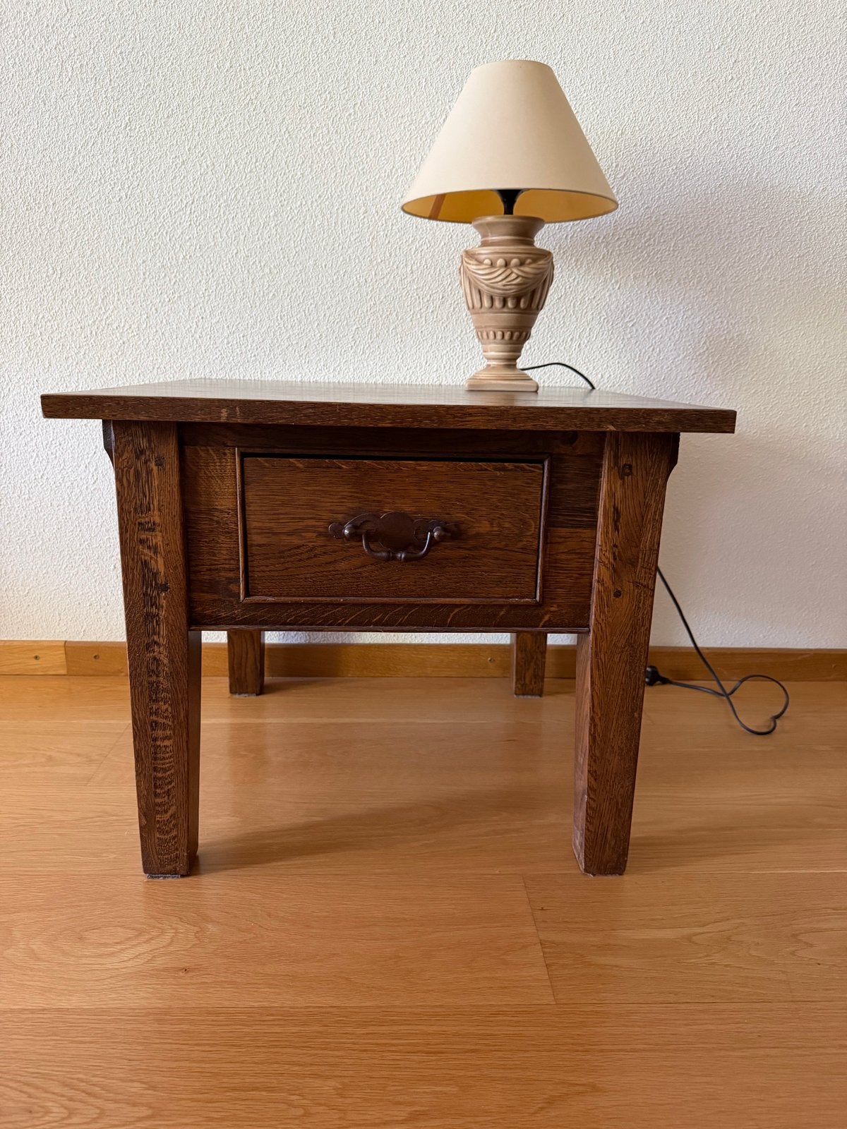 2x Kleine eiken houten tafeltjes 60x60x50 cm, Ophalen
