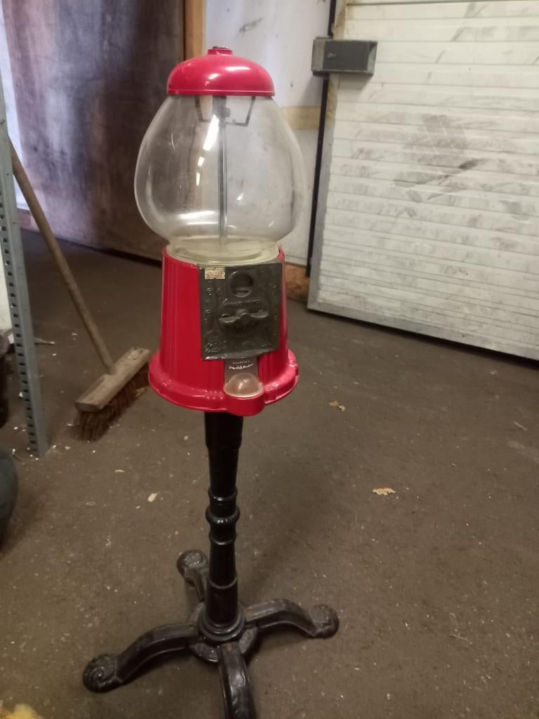 Vintage Kauwgomballenautomaat op standaard, Verzamelen, Automaten | Gokkasten en Fruitautomaten, Overige munten, Ophalen of Verzenden