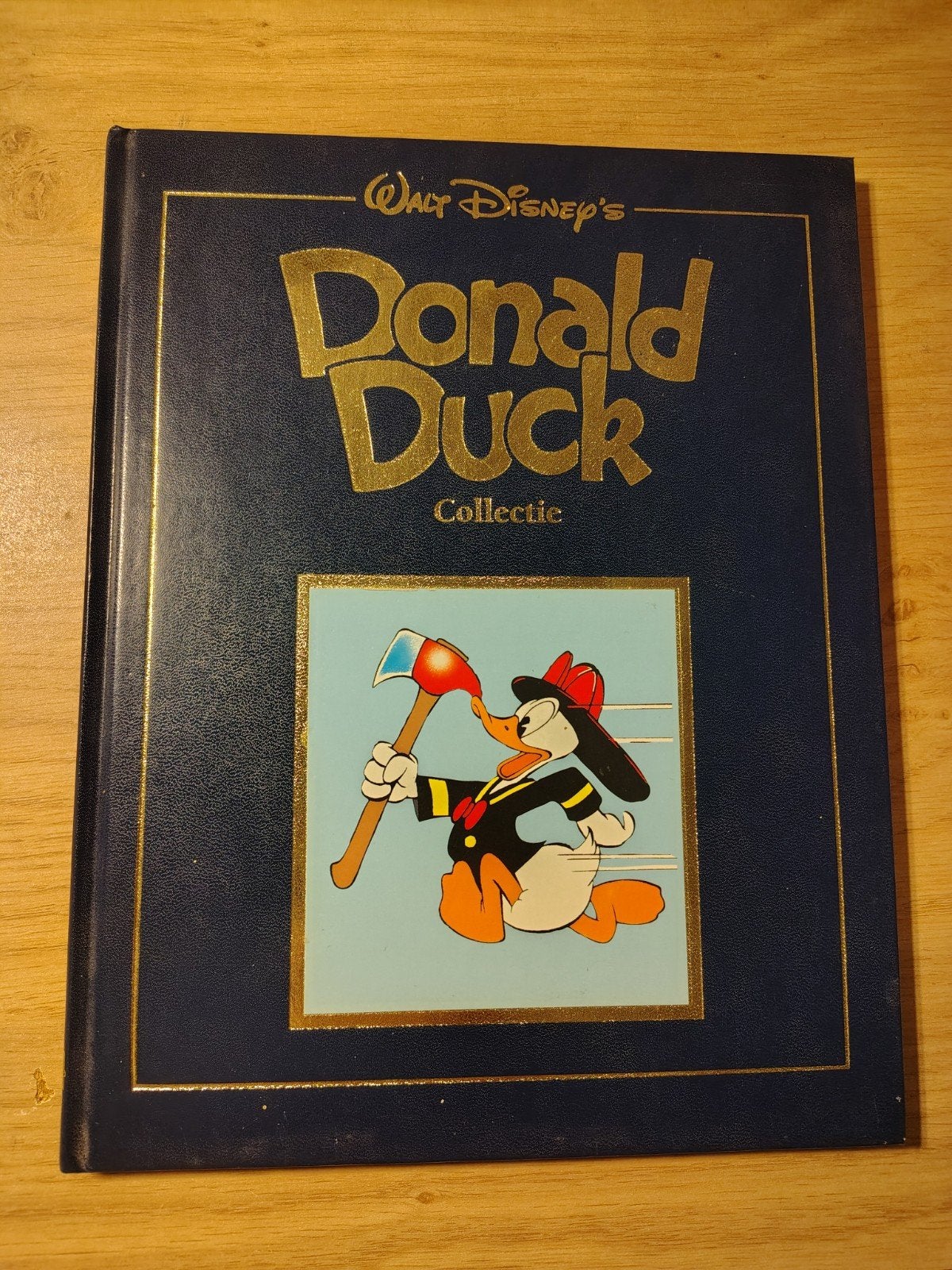 Donald Duck Collectie, Eén stripboek, Ophalen of Verzenden, Zo goed als nieuw