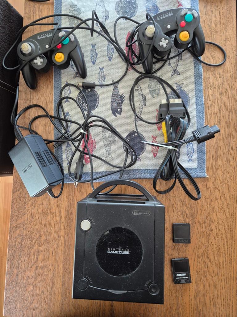Nintendo GameCube Zwart met 2 controllers en geheugenkaarten, Gebruikt, Zwart, Met 2 controllers, Ophalen of Verzenden