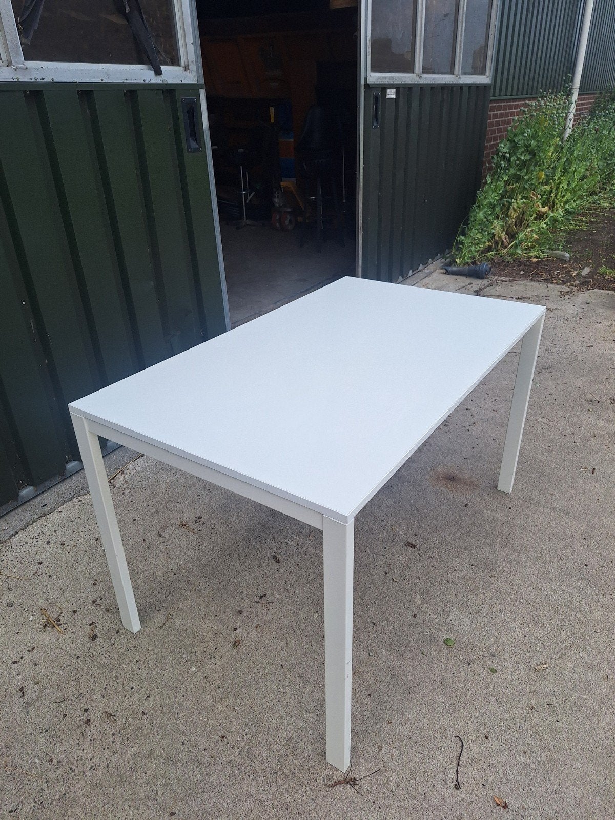 IKEA Melltorp tafel, Ophalen