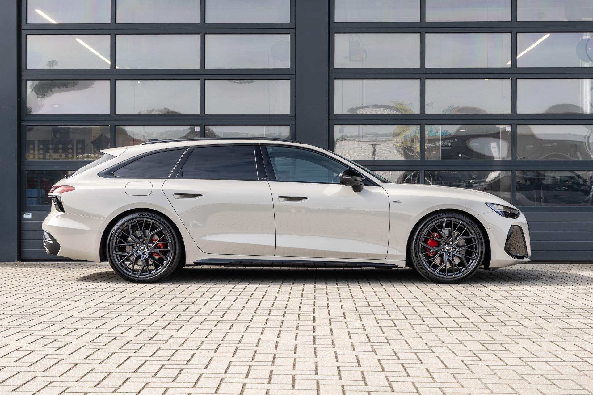 Audi A6 Avant 2.0 e-hybrid 367pk quattro S edition Competiti, Automaat, 12 maanden, 2165 kg, 4 cilinders