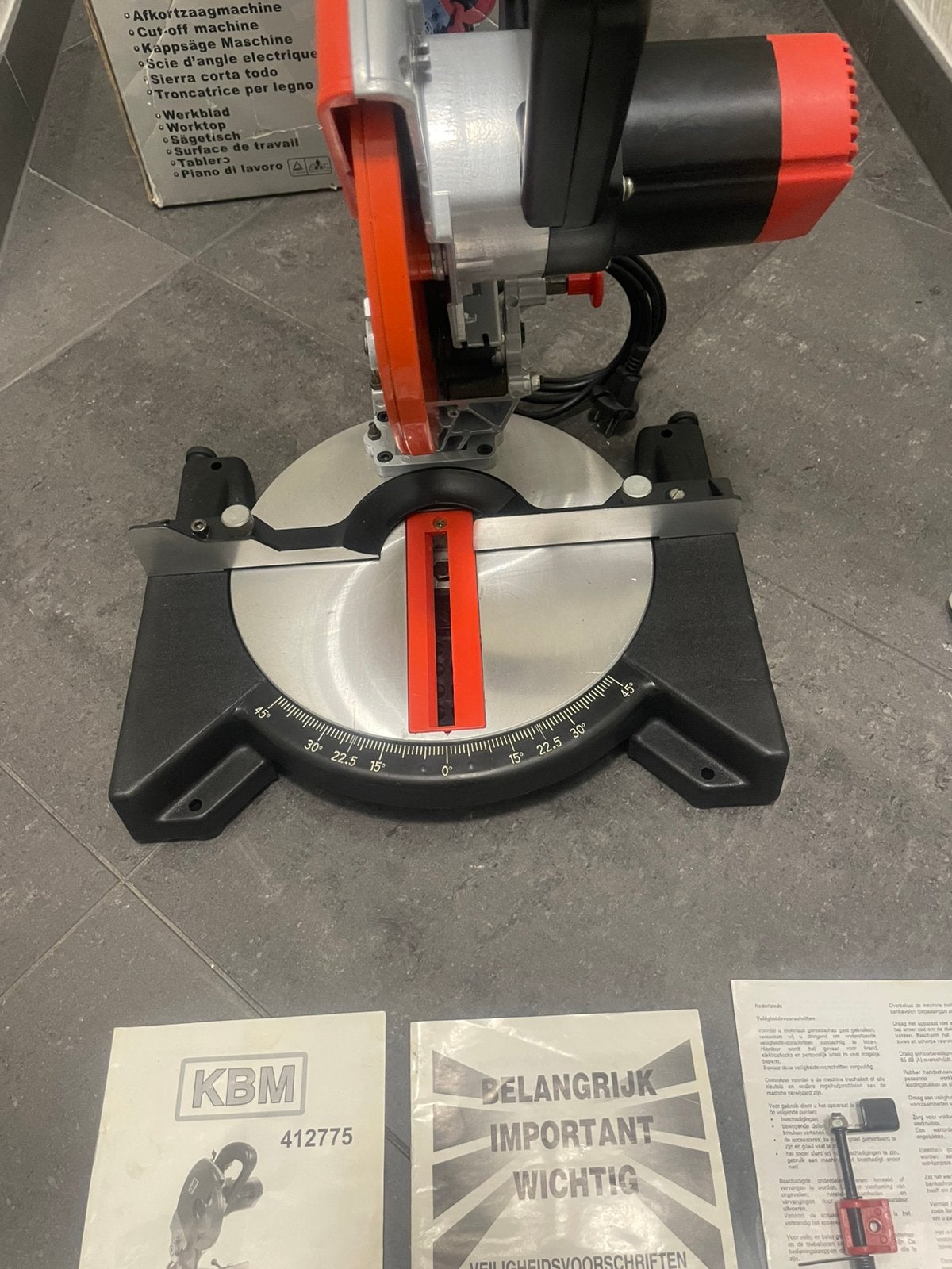 Afkortzaag KBM 810 WATT, Ophalen of Verzenden, Zo goed als nieuw, Afkortzaag, 30 tot 70 mm
