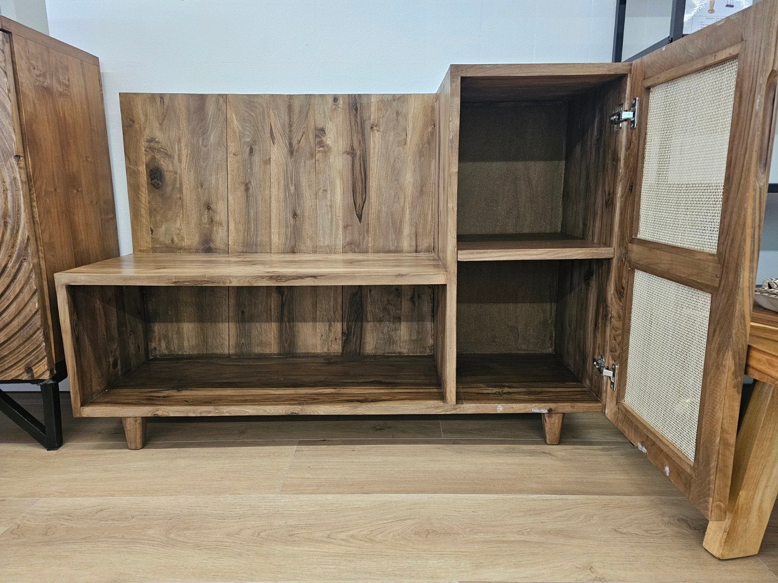 walnoothout schoenenkast, Huis en Inrichting, Kasten | Schoenenkasten, Ophalen, Home Friesland, Zo goed als nieuw, Info@homefriesland.nl