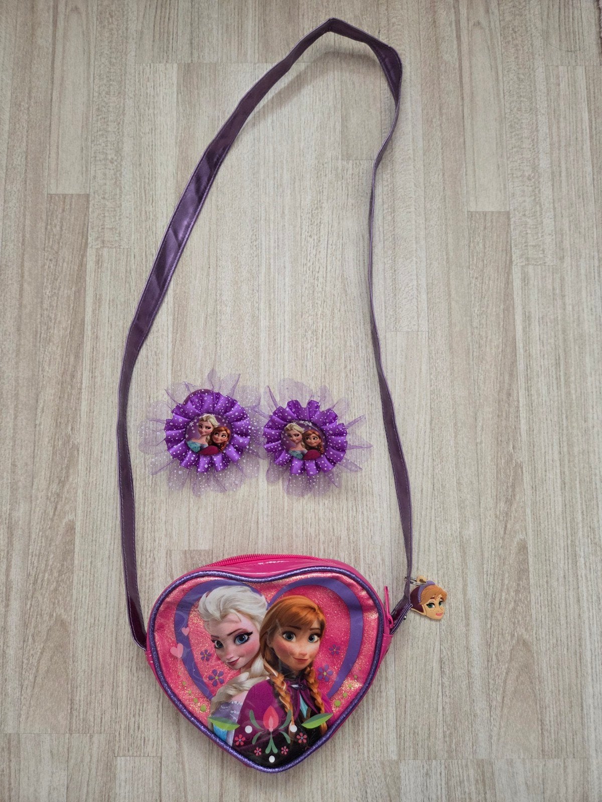 Frozen tasje en 2 nieuwe haarelastieken set, Ophalen of Verzenden, Zo goed als nieuw, Roze, Schoudertasje