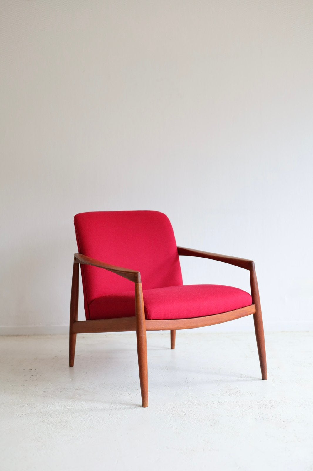 Fauteuil Deens jaren 60, Hergestoffeerd roze, Huis en Inrichting, Fauteuils, Ophalen, 75 tot 100 cm, Tijdperk, Zo goed als nieuw