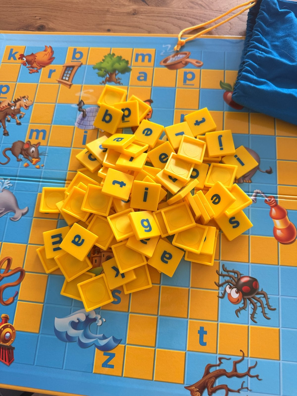 Scrabble Junior - Zo goed als nieuw, Hobby en Vrije tijd, Gezelschapsspellen | Bordspellen, Ophalen, Zo goed als nieuw