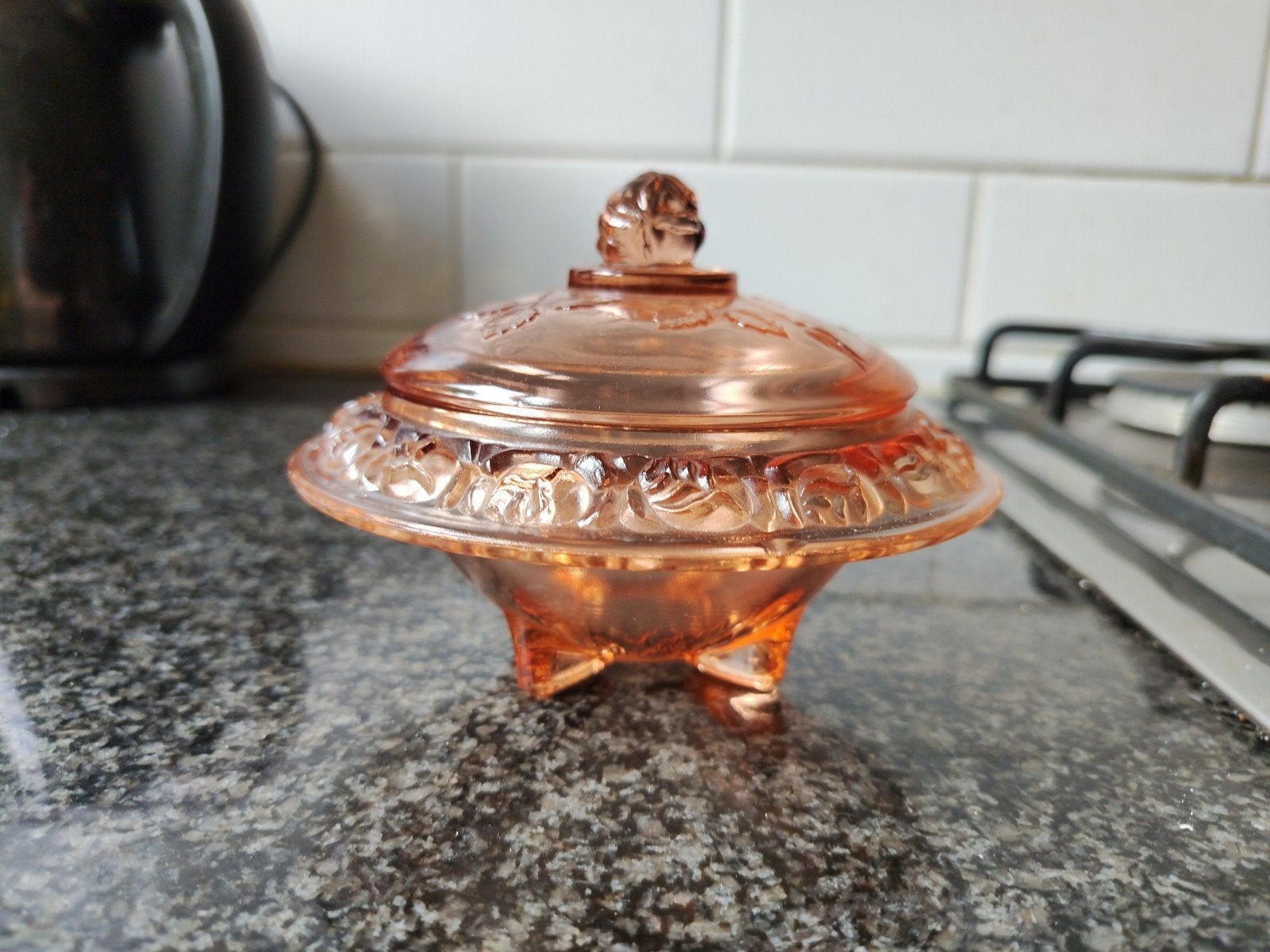 Vintage Roze Glas Bonbonnière met Roosdecoratie, Ophalen
