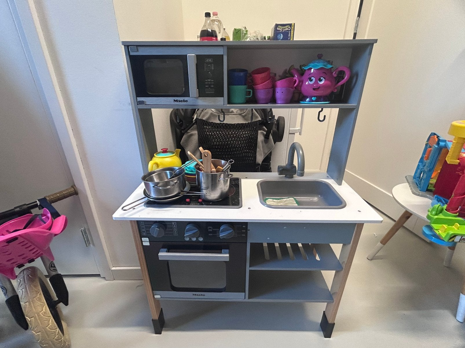 Theo Klein Miele Keuken, Ophalen, Zo goed als nieuw