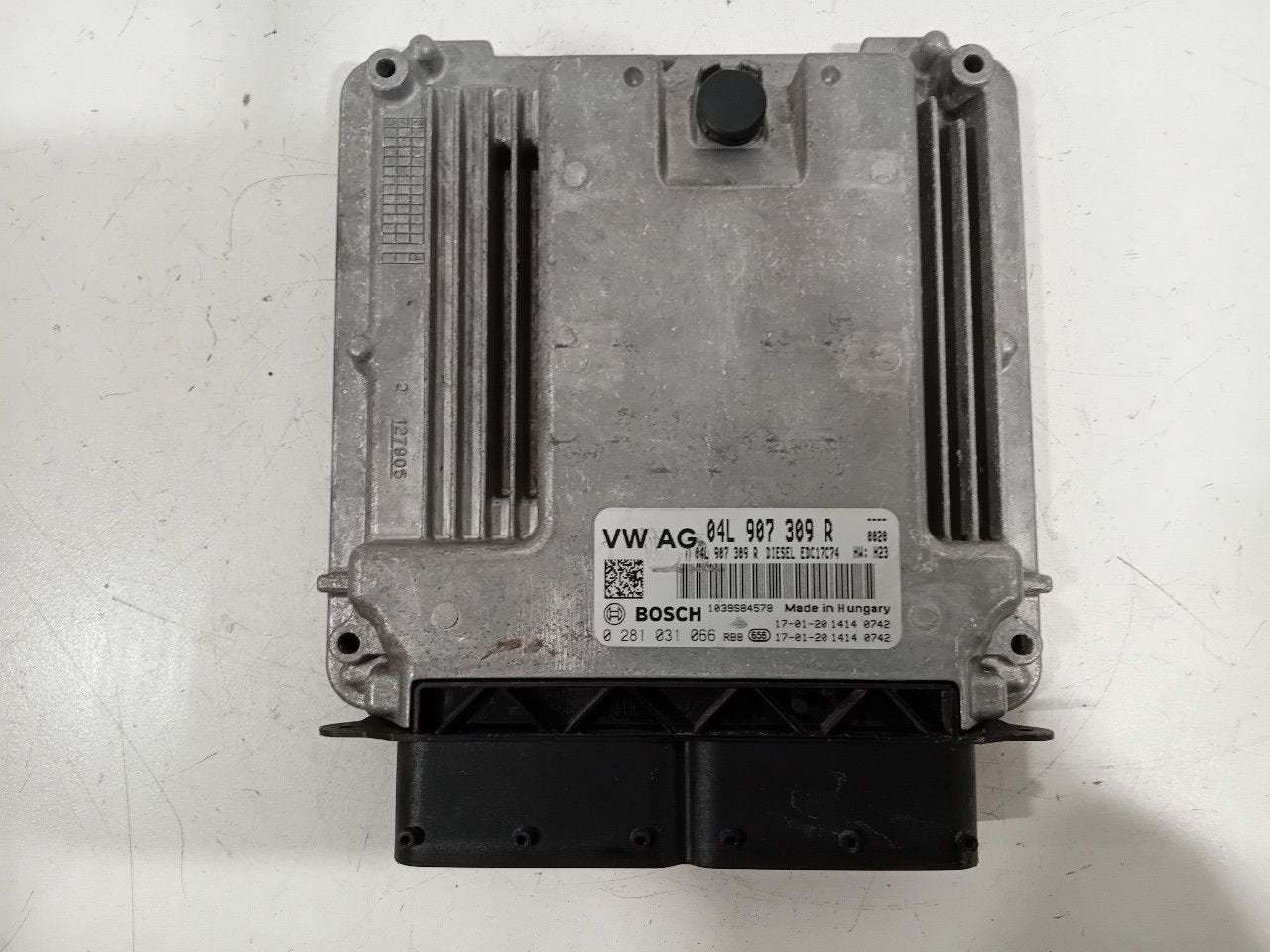 Computer motormanagement Volkswagen Passat, Onderdelen@venauto.nl, Van der Ven Autorecycling B.V., Gebruikt, Ettenseweg 76, 4706 PB Roosendaal, The Netherlands