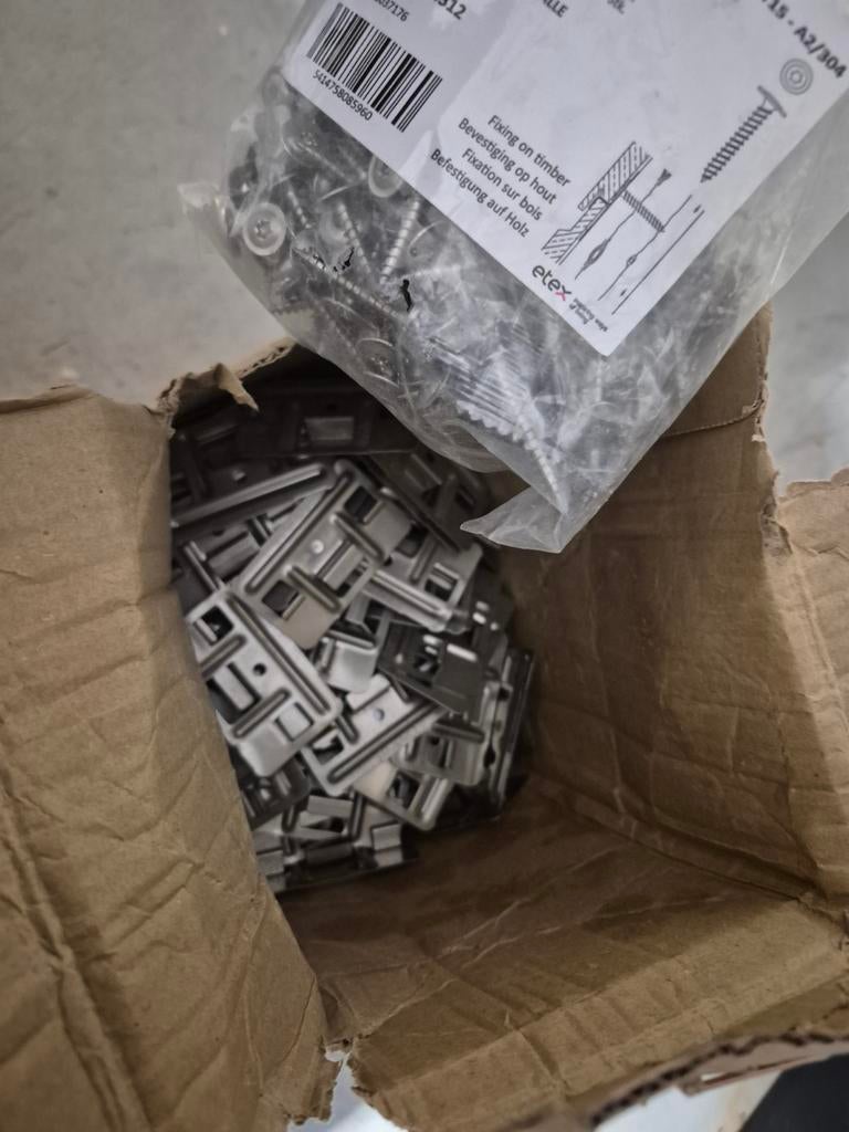 Cedral clips  rvs schroeven +- 200 st, Ophalen, Nieuw, Schroeven, Rvs