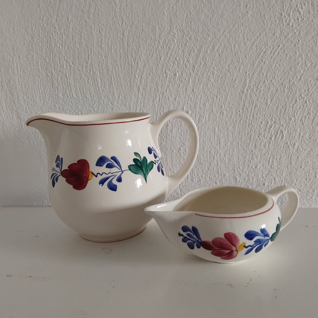Melkkan en roomkannetje boerenbont p. regout, Ophalen of Verzenden