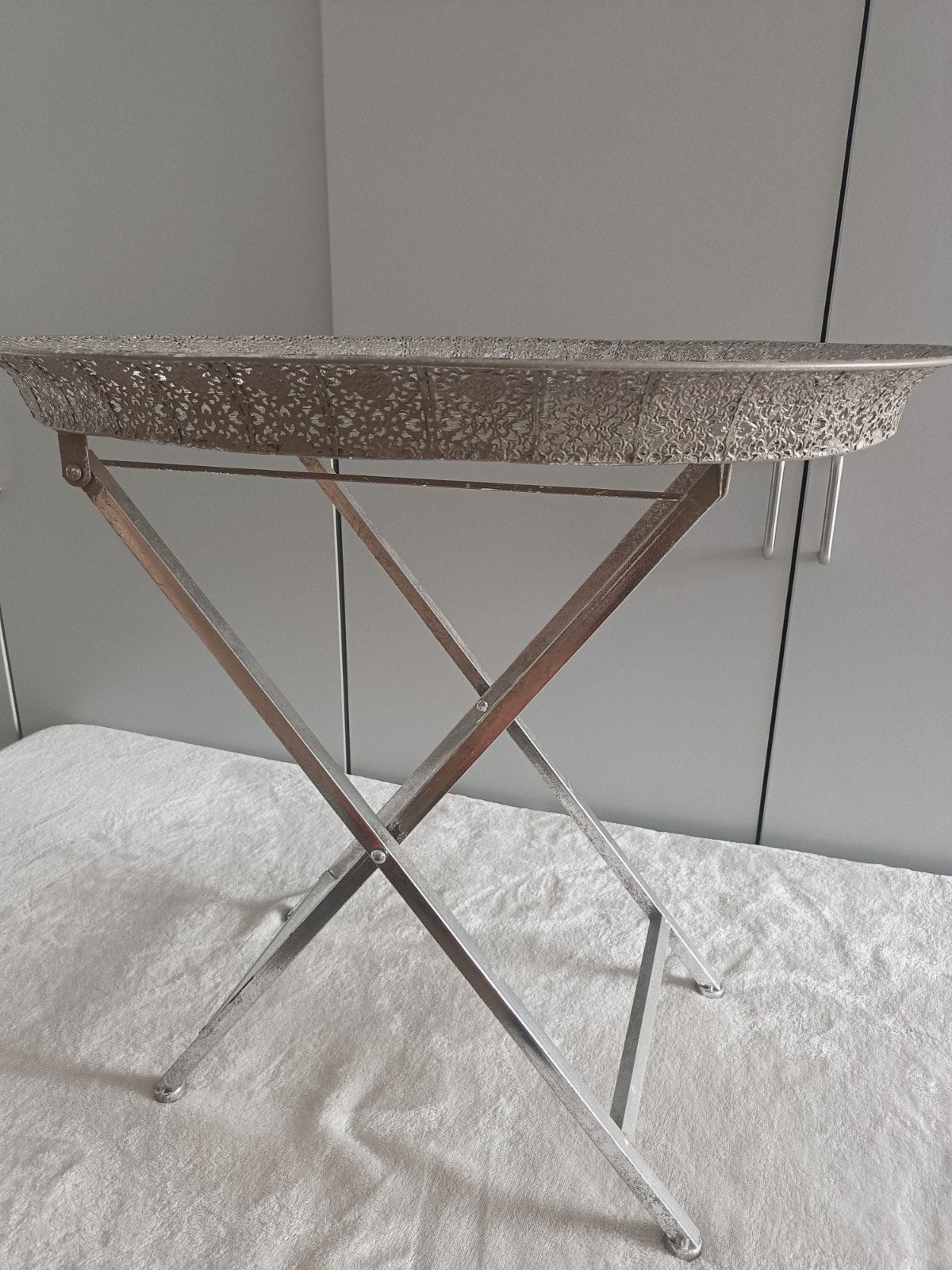 Sfeervolle Oosterse Bijzettafel / Dienbladtafel (Inklapbaar), Huis en Inrichting, Ophalen, Rond, Minder dan 55 cm, 45 tot 60 cm