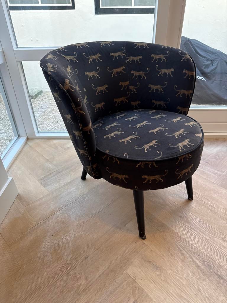 Comfortabele stoel met panterprint, Huis en Inrichting, Stoelen, Gebruikt, Zwart, Ophalen of Verzenden, Eén