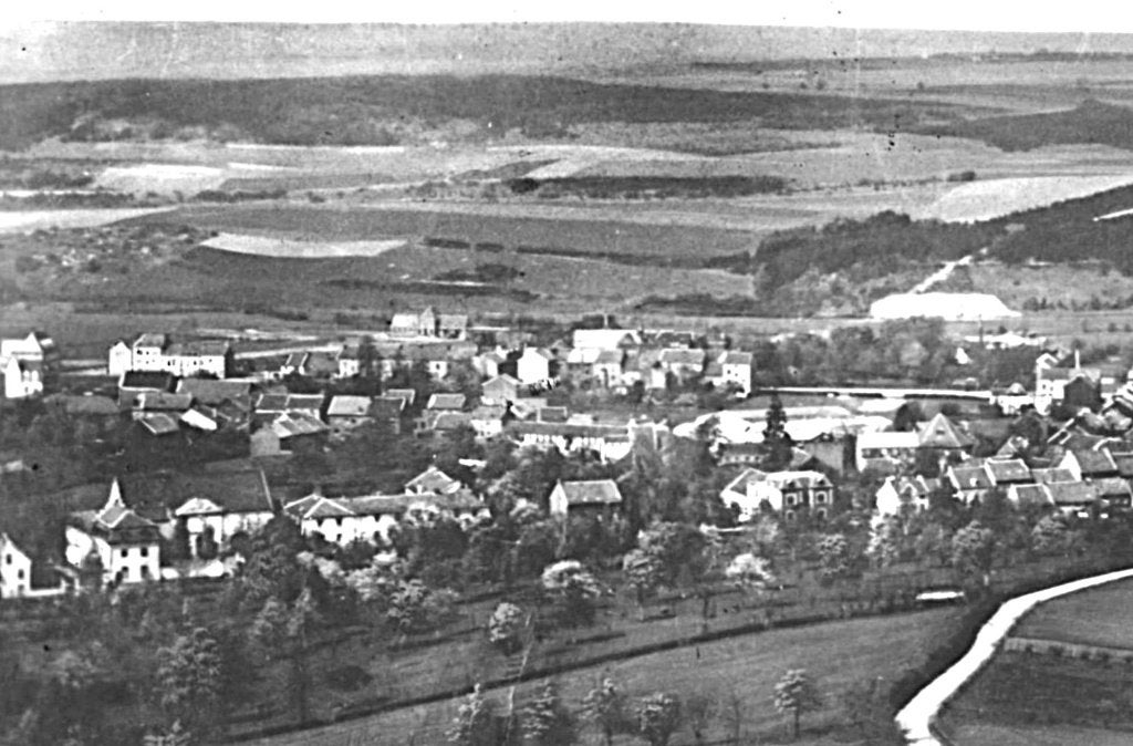 984396	Vaals	Panorama	1951 Limburg	Gelopen met Postzegel, Ophalen of Verzenden, 1940 tot 1960, Gelopen, Limburg