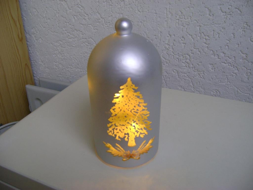 zilverkleurige kerststolp waxine achter 18hx9breed, Diversen, Kerst, Ophalen of Verzenden, Zo goed als nieuw
