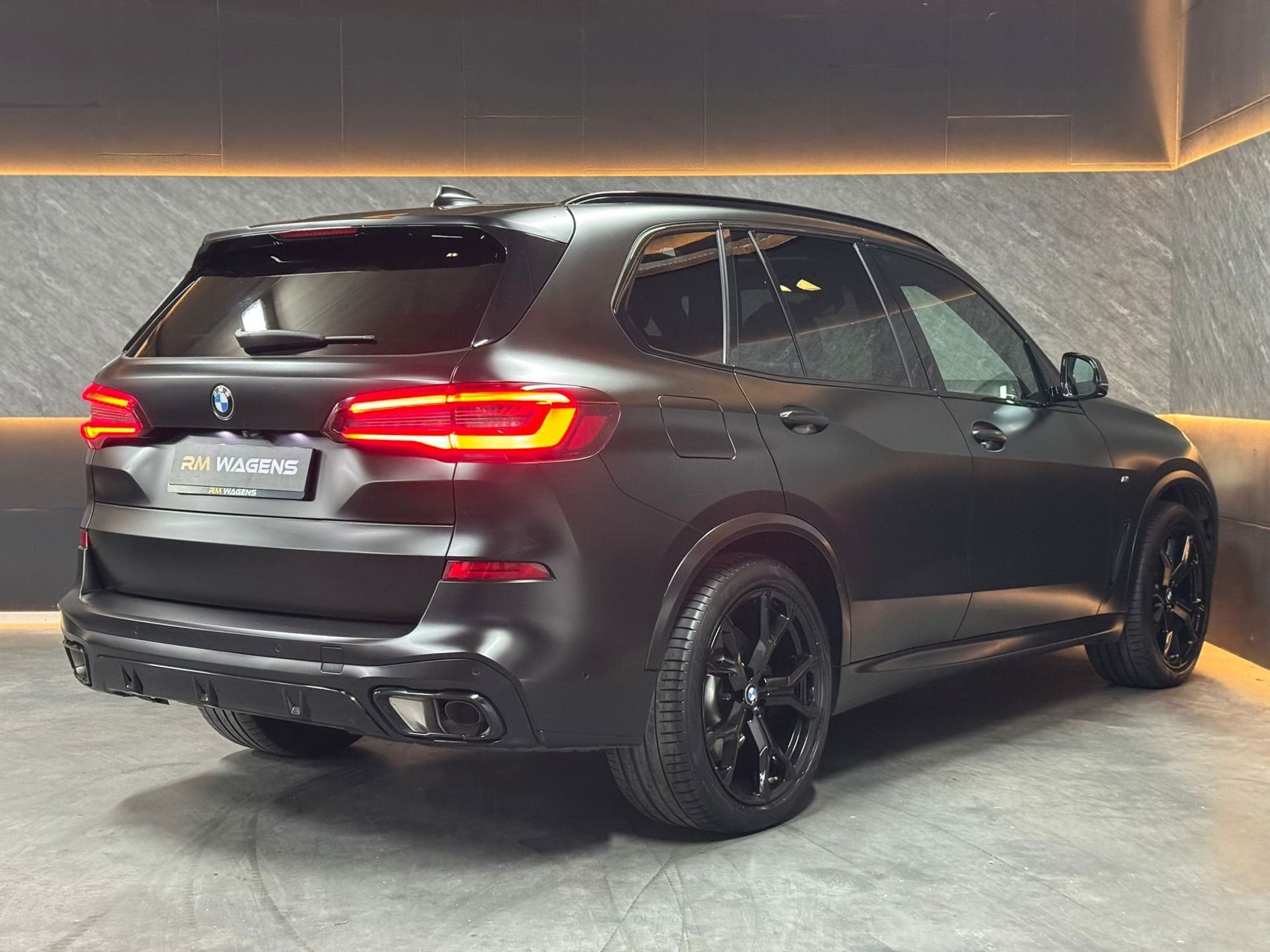 BMW X5 XDrive45e High Executive|PANO|TREKHAAK|KEYLESS|VOL, Gebruikt, Zwart, Vierwielaandrijving, Hybride Elektrisch/Benzine
