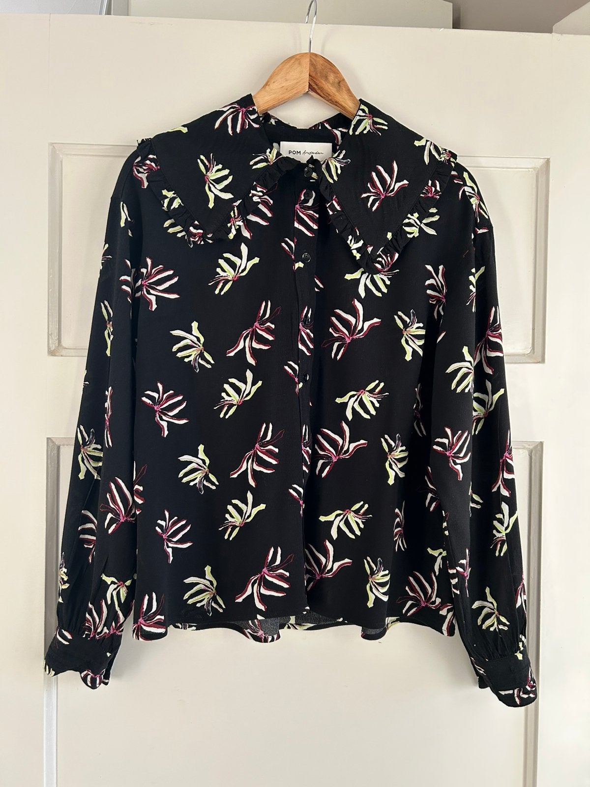POM Amsterdam Blouse Flower Flow Anthracite | M/38 of 40, Verzenden, Zo goed als nieuw, Maat 38/40 (M), Zwart