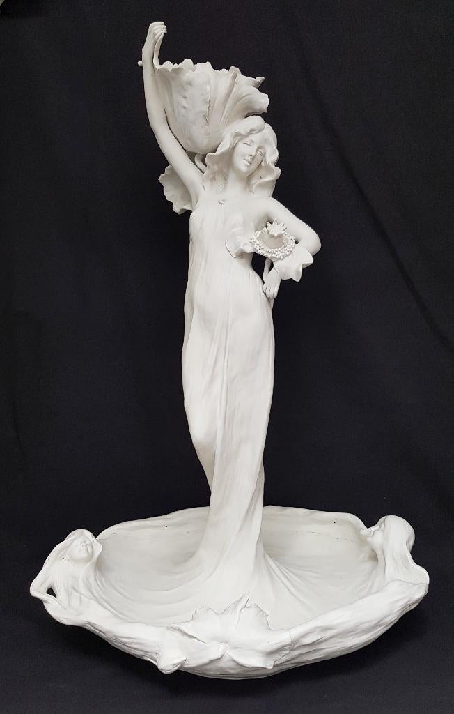 Art Nouveau Beeld in porselein - Amphora - Poppy-75cm hoog!, Antiek en Kunst, Kunst | Beelden en Houtsnijwerken, Art nouveau, Gemerkt