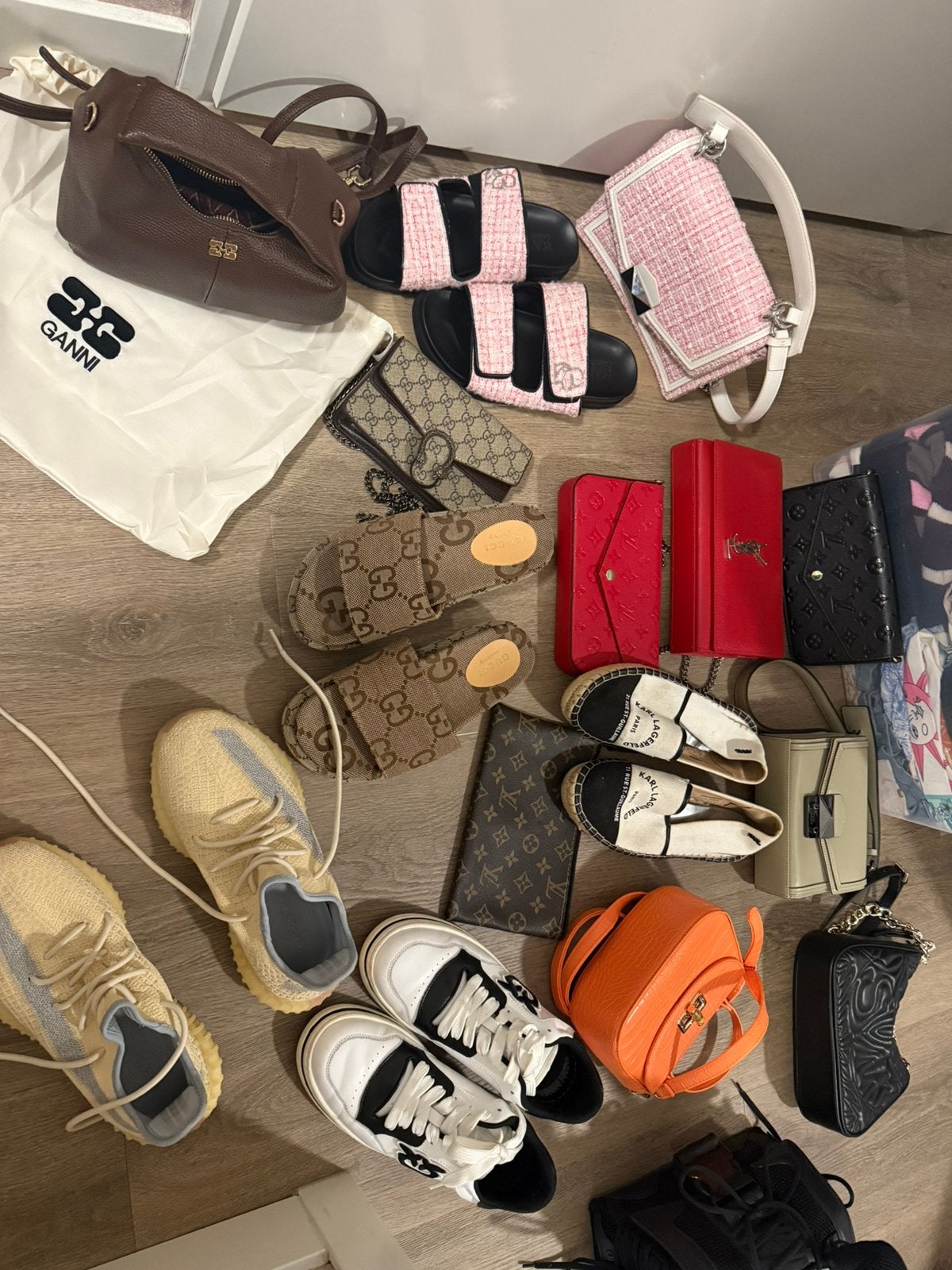 Partij kleding. Pinko karl lagerfeld nikkie lv gucci etc, Dieren en Toebehoren, Ophalen of Verzenden, Zo goed als nieuw
